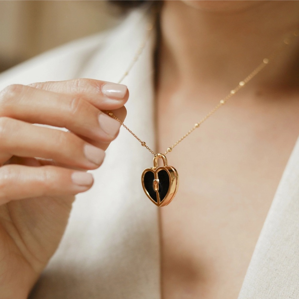 MISSOMA JEWERLY ENGRAVABLE HEART LOCKET NECKLACE
